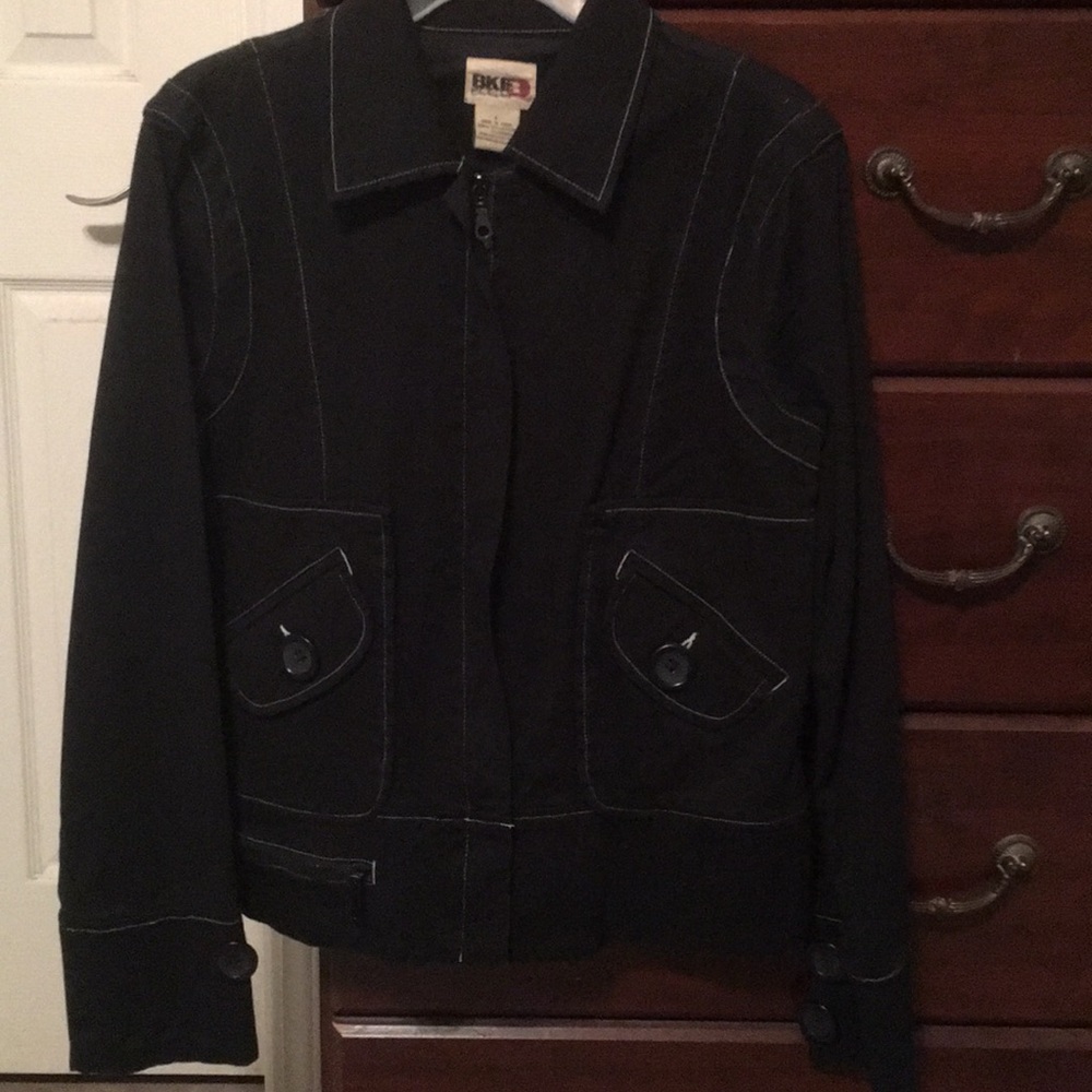 Cute utility jacket with button and stitching
